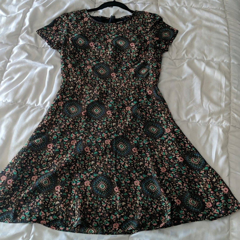 Print can sleeve dress